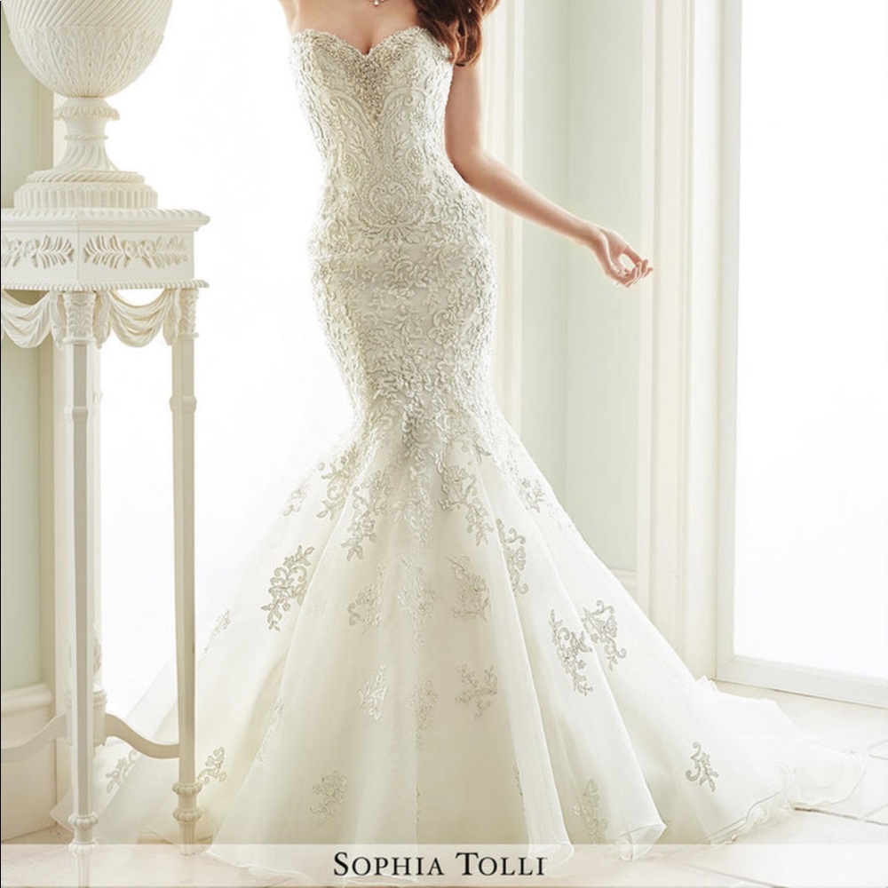 Size 6, Sophia Tolli wedding dress, Style: Vitoria